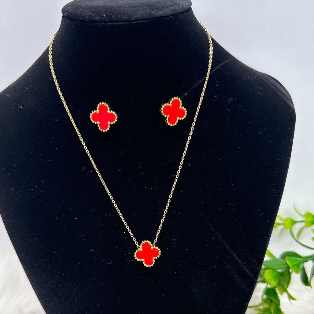 Red Charm Clover gold Chain Necklace